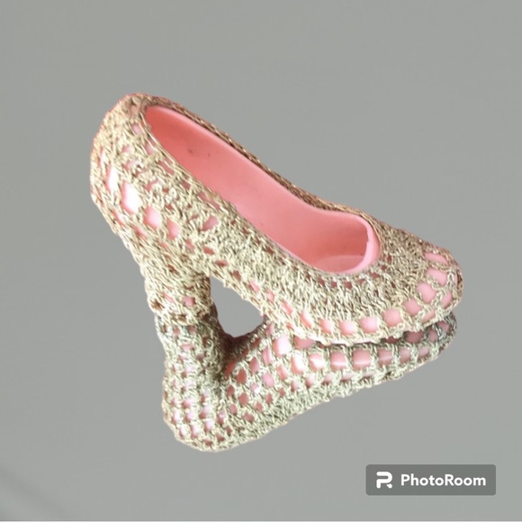 VTG Right gold lame Doll shoe - Picture 1 of 8